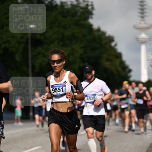 29.06.2025 - hella hamburg halbmarathon Dr. Thomas Lammeyer http://msf.ph/oto/8510536 29.06.2025 09:59:39 Kennedybrücke 1143, 1151, 1216, 1257, 1267, 1461, 1507, 1689, 1706, 2250, 2260, 2504, 2818, 2884, 3060, 3399, 3543, 3654, 3692, 3945, 4033, 4088, 4127, 4324, 4346, 4557, 4601, 4938, 5116, 5708, 6115, 6134, 6168, 6481, 6994, 7056, 7100, 7224, 7269, 7332, 7367, 7657, 8234, 8273, 8390, 8668, 8821, 8977, 9074, 9491, 9551, 9934, 10408, 10596, 10603, 10811, 11009, 11356 meine-sportfotos.de