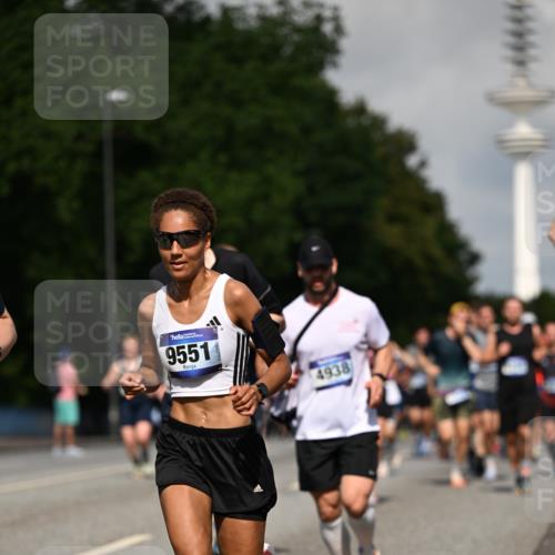 29.06.2025 - hella hamburg halbmarathon Dr. Thomas Lammeyer http://msf.ph/oto/8510537 29.06.2025 09:59:39 Kennedybrücke 1143, 1151, 1216, 1257, 1267, 1461, 1507, 1689, 1706, 2250, 2260, 2504, 2818, 2884, 3060, 3399, 3543, 3654, 3692, 3945, 4033, 4088, 4127, 4324, 4346, 4557, 4601, 4938, 5116, 5708, 6115, 6134, 6168, 6481, 6994, 7056, 7100, 7224, 7269, 7332, 7367, 7657, 8234, 8273, 8390, 8668, 8821, 8977, 9074, 9491, 9551, 9934, 10408, 10596, 10603, 10811, 11009, 11356 meine-sportfotos.de
