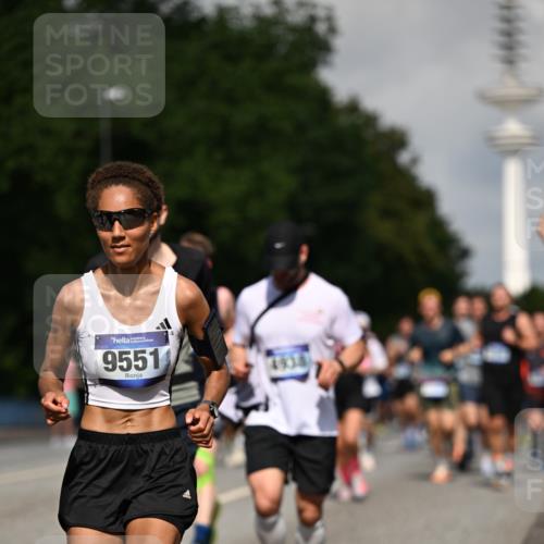 29.06.2025 - hella hamburg halbmarathon Dr. Thomas Lammeyer http://msf.ph/oto/8510539 29.06.2025 09:59:40 Kennedybrücke 1143, 1151, 1216, 1257, 1267, 1461, 1507, 1689, 1706, 2250, 2260, 2504, 2818, 2884, 3060, 3399, 3543, 3654, 3692, 3945, 4033, 4088, 4127, 4324, 4346, 4557, 4601, 4938, 5116, 5708, 6115, 6134, 6168, 6481, 6994, 7056, 7100, 7224, 7269, 7332, 7657, 8234, 8273, 8390, 8668, 8821, 8977, 9074, 9491, 9551, 9934, 10408, 10596, 10603, 10811, 11009 meine-sportfotos.de