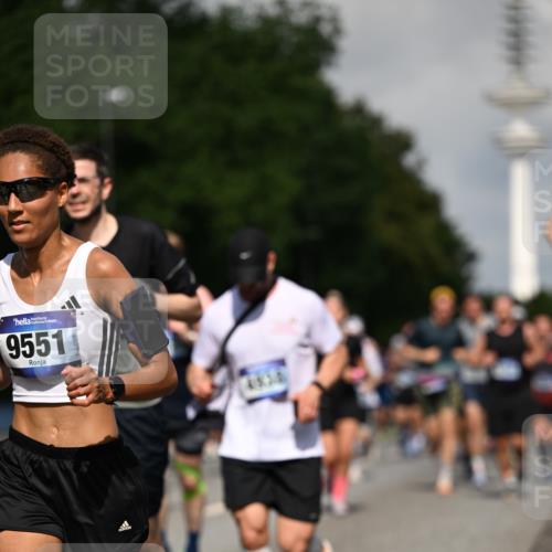 29.06.2025 - hella hamburg halbmarathon Dr. Thomas Lammeyer http://msf.ph/oto/8510541 29.06.2025 09:59:40 Kennedybrücke 1143, 1151, 1216, 1257, 1267, 1461, 1507, 1689, 1706, 2250, 2260, 2504, 2818, 2884, 3060, 3399, 3543, 3654, 3692, 3945, 4033, 4088, 4127, 4324, 4346, 4557, 4601, 4938, 5116, 5708, 6115, 6134, 6168, 6481, 6994, 7056, 7100, 7224, 7269, 7332, 7657, 8234, 8273, 8390, 8668, 8821, 8977, 9074, 9491, 9551, 9934, 10408, 10596, 10603, 10811, 11009 meine-sportfotos.de