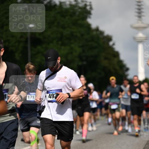 29.06.2025 - hella hamburg halbmarathon Dr. Thomas Lammeyer http://msf.ph/oto/8510545 29.06.2025 09:59:40 Kennedybrücke 1143, 1151, 1216, 1257, 1267, 1461, 1507, 1689, 1706, 2250, 2260, 2504, 2818, 2884, 3060, 3399, 3543, 3654, 3692, 3945, 4033, 4088, 4127, 4324, 4346, 4557, 4601, 4938, 5116, 5708, 6115, 6134, 6168, 6481, 6994, 7056, 7100, 7224, 7269, 7332, 7657, 8234, 8273, 8390, 8668, 8821, 8977, 9074, 9491, 9551, 9934, 10408, 10596, 10603, 10811, 11009 meine-sportfotos.de