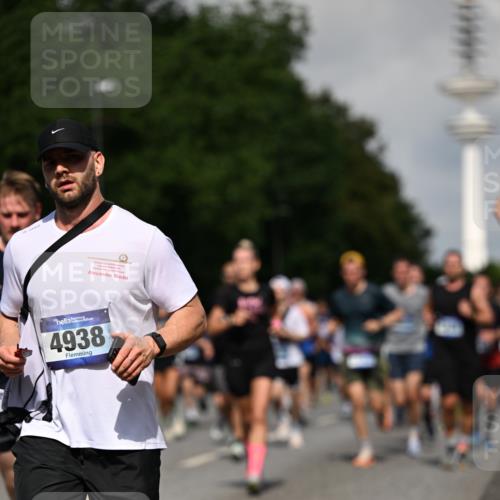 29.06.2025 - hella hamburg halbmarathon Dr. Thomas Lammeyer http://msf.ph/oto/8510549 29.06.2025 09:59:41 Kennedybrücke 1143, 1151, 1216, 1257, 1267, 1461, 1507, 1689, 1976, 2250, 2260, 2504, 2818, 2884, 3060, 3399, 3543, 3654, 3945, 4033, 4088, 4127, 4324, 4346, 4557, 4601, 4938, 5116, 5708, 6115, 6134, 6168, 6481, 6994, 7056, 7100, 7224, 7269, 7332, 7657, 8234, 8273, 8390, 8668, 8821, 8977, 9074, 9491, 9551, 9934, 10408, 10596, 10603, 10811, 11009 meine-sportfotos.de