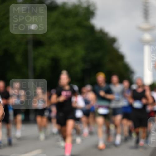 29.06.2025 - hella hamburg halbmarathon Dr. Thomas Lammeyer http://msf.ph/oto/8510554 29.06.2025 09:59:42 Kennedybrücke 1143, 1151, 1216, 1257, 1267, 1461, 1507, 1592, 1689, 1976, 2250, 2260, 2504, 2818, 2884, 3060, 3399, 3543, 3654, 3945, 4033, 4127, 4324, 4346, 4557, 4601, 4938, 5116, 5708, 6115, 6134, 6168, 6481, 6994, 7056, 7100, 7224, 7269, 7332, 7657, 8234, 8273, 8390, 8668, 8821, 8977, 8989, 9074, 9491, 9551, 9934, 10408, 10596, 10603, 10811, 10895, 11009 meine-sportfotos.de