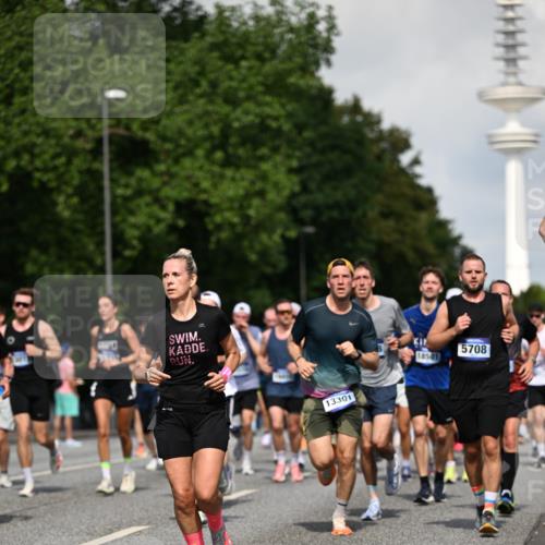 29.06.2025 - hella hamburg halbmarathon Dr. Thomas Lammeyer http://msf.ph/oto/8510557 29.06.2025 09:59:42 Kennedybrücke 1143, 1151, 1216, 1257, 1267, 1461, 1507, 1592, 1689, 1976, 2250, 2260, 2504, 2818, 2884, 3060, 3399, 3543, 3654, 3945, 4033, 4127, 4324, 4346, 4557, 4601, 4938, 5116, 5708, 6115, 6134, 6168, 6481, 6994, 7056, 7100, 7224, 7269, 7332, 7657, 8234, 8273, 8390, 8668, 8821, 8977, 8989, 9074, 9491, 9551, 9934, 10408, 10596, 10603, 10811, 10895, 11009 meine-sportfotos.de