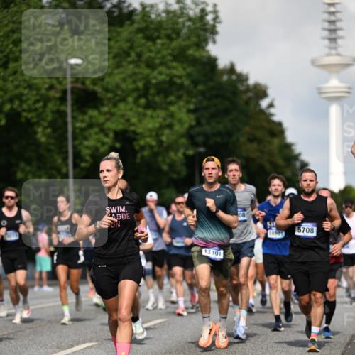 29.06.2025 - hella hamburg halbmarathon Dr. Thomas Lammeyer http://msf.ph/oto/8510558 29.06.2025 09:59:42 Kennedybrücke 1143, 1151, 1216, 1257, 1267, 1461, 1507, 1592, 1689, 1976, 2250, 2260, 2504, 2818, 2884, 3060, 3399, 3543, 3654, 3945, 4033, 4127, 4324, 4346, 4557, 4601, 4938, 5116, 5708, 6115, 6134, 6168, 6481, 6994, 7056, 7100, 7224, 7269, 7332, 7657, 8234, 8273, 8390, 8668, 8821, 8977, 8989, 9074, 9491, 9551, 9934, 10408, 10596, 10603, 10811, 10895, 11009 meine-sportfotos.de