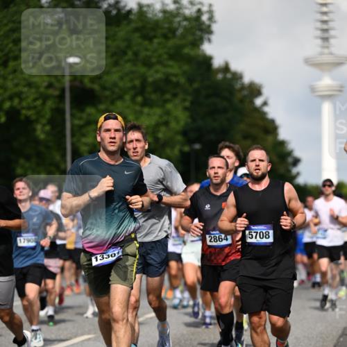 29.06.2025 - hella hamburg halbmarathon Dr. Thomas Lammeyer http://msf.ph/oto/8510569 29.06.2025 09:59:44 Kennedybrücke 1143, 1151, 1216, 1257, 1267, 1452, 1461, 1507, 1592, 1689, 1976, 2250, 2260, 2504, 2818, 2884, 3060, 3399, 3543, 3654, 3945, 4033, 4127, 4346, 4557, 4601, 4938, 5116, 5708, 6115, 6134, 6168, 6481, 6994, 7056, 7100, 7224, 7269, 7332, 7657, 8273, 8390, 8668, 8821, 8989, 9074, 9491, 9551, 9934, 10408, 10596, 10603, 10811, 10895, 11009 meine-sportfotos.de