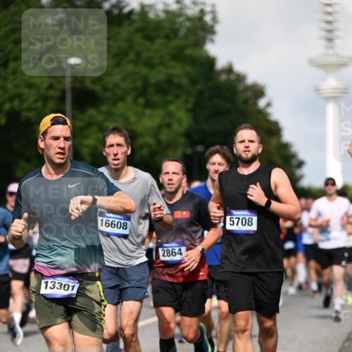29.06.2025 - hella hamburg halbmarathon Dr. Thomas Lammeyer http://msf.ph/oto/8510573 29.06.2025 09:59:45 Kennedybrücke 1143, 1151, 1216, 1257, 1267, 1452, 1461, 1507, 1592, 1689, 1976, 2250, 2260, 2504, 2818, 2884, 3060, 3399, 3543, 3654, 3945, 4033, 4127, 4346, 4557, 4938, 5116, 5708, 6115, 6134, 6168, 6481, 6994, 7100, 7224, 7269, 7332, 7657, 8273, 8390, 8668, 8821, 8989, 9074, 9491, 9551, 9934, 10408, 10596, 10603, 10811, 10895, 11009 meine-sportfotos.de