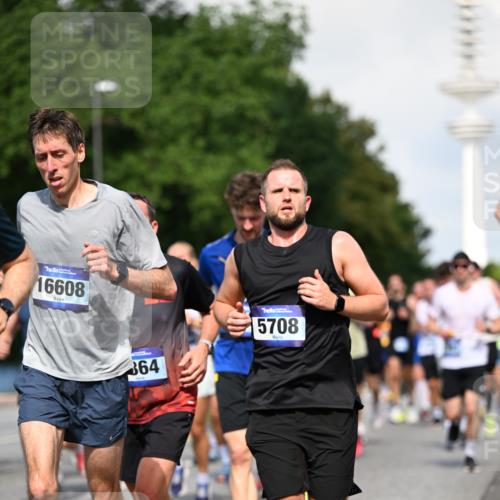 29.06.2025 - hella hamburg halbmarathon Dr. Thomas Lammeyer http://msf.ph/oto/8510578 29.06.2025 09:59:46 Kennedybrücke 1061, 1143, 1151, 1216, 1257, 1267, 1452, 1461, 1507, 1592, 1689, 1976, 2250, 2260, 2504, 2818, 2884, 3060, 3399, 3543, 3654, 3945, 4033, 4127, 4346, 4557, 4938, 5116, 5708, 6115, 6134, 6168, 6481, 6994, 7100, 7224, 7269, 7332, 7657, 8273, 8390, 8668, 8821, 8989, 9074, 9491, 9551, 9934, 10408, 10596, 10603, 10811, 10895, 11009 meine-sportfotos.de