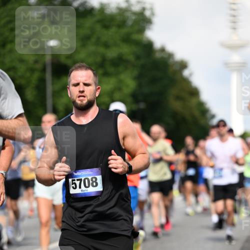 29.06.2025 - hella hamburg halbmarathon Dr. Thomas Lammeyer http://msf.ph/oto/8510584 29.06.2025 09:59:47 Kennedybrücke 1061, 1143, 1151, 1216, 1257, 1267, 1452, 1507, 1592, 1689, 1976, 2250, 2260, 2504, 2818, 2884, 3060, 3399, 3543, 3654, 3945, 4033, 4127, 4346, 4557, 4938, 5116, 5607, 5708, 6115, 6134, 6168, 6481, 6994, 7100, 7224, 7269, 7332, 7657, 8273, 8390, 8668, 8821, 8989, 9074, 9491, 9551, 9934, 10408, 10596, 10603, 10811, 10895, 11009 meine-sportfotos.de