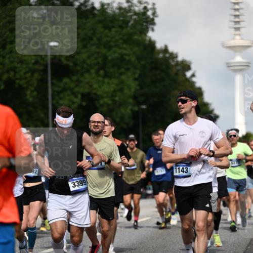 29.06.2025 - hella hamburg halbmarathon Dr. Thomas Lammeyer http://msf.ph/oto/8510610 29.06.2025 09:59:49 Kennedybrücke 1061, 1120, 1143, 1151, 1216, 1257, 1267, 1452, 1507, 1592, 1689, 1976, 2250, 2260, 2504, 2818, 2884, 3060, 3399, 3543, 3945, 4033, 4127, 4346, 4557, 4938, 5116, 5607, 5708, 6115, 6134, 6168, 6481, 6994, 7100, 7224, 7332, 7943, 8273, 8390, 8668, 8821, 8989, 9074, 9551, 9934, 10408, 10596, 10603, 10811, 10895, 11009 meine-sportfotos.de