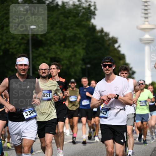 29.06.2025 - hella hamburg halbmarathon Dr. Thomas Lammeyer http://msf.ph/oto/8510618 29.06.2025 09:59:49 Kennedybrücke 1061, 1120, 1143, 1151, 1216, 1257, 1267, 1452, 1507, 1592, 1689, 1976, 2250, 2260, 2504, 2818, 2884, 3060, 3399, 3543, 3945, 4033, 4127, 4346, 4557, 4938, 5116, 5607, 5708, 6115, 6134, 6168, 6481, 6994, 7100, 7224, 7332, 7943, 8273, 8390, 8668, 8821, 8989, 9074, 9551, 9934, 10408, 10596, 10603, 10811, 10895, 11009 meine-sportfotos.de