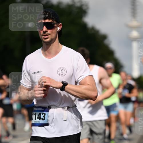 29.06.2025 - hella hamburg halbmarathon Dr. Thomas Lammeyer http://msf.ph/oto/8510645 29.06.2025 09:59:51 Kennedybrücke 1061, 1120, 1143, 1216, 1257, 1267, 1452, 1507, 1592, 1976, 2250, 2260, 2504, 2818, 2884, 2953, 3060, 3399, 3543, 3945, 4127, 4346, 4557, 4938, 5116, 5607, 5708, 6115, 6134, 6168, 6481, 6994, 7100, 7224, 7583, 7943, 8273, 8390, 8668, 8821, 8989, 9074, 9551, 10408, 10596, 10603, 10811, 10895, 11009 meine-sportfotos.de