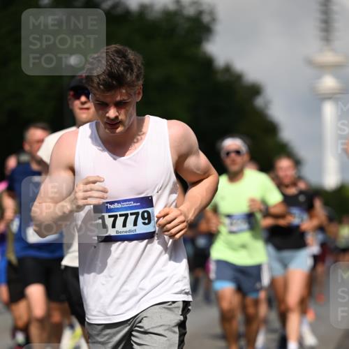 29.06.2025 - hella hamburg halbmarathon Dr. Thomas Lammeyer http://msf.ph/oto/8510656 29.06.2025 09:59:52 Kennedybrücke 1061, 1120, 1143, 1257, 1267, 1452, 1507, 1592, 1976, 2250, 2260, 2504, 2818, 2884, 2953, 3060, 3399, 3543, 3945, 4346, 4557, 4938, 5116, 5607, 5708, 6115, 6134, 6168, 6481, 6994, 7100, 7224, 7583, 7943, 8273, 8390, 8668, 8821, 8989, 9074, 10408, 10596, 10603, 10811, 10895, 11009 meine-sportfotos.de