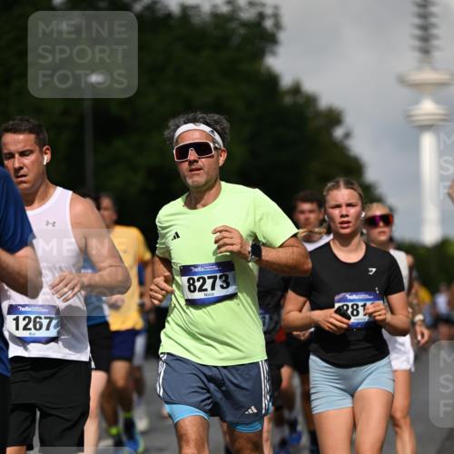 29.06.2025 - hella hamburg halbmarathon Dr. Thomas Lammeyer http://msf.ph/oto/8510676 29.06.2025 09:59:54 Kennedybrücke 1061, 1120, 1143, 1257, 1267, 1452, 1502, 1507, 1592, 1976, 2250, 2260, 2504, 2818, 2884, 2953, 3060, 3399, 3543, 4346, 4557, 5116, 5600, 5607, 5708, 6115, 6134, 6168, 6994, 7100, 7178, 7224, 7583, 7943, 8273, 8390, 8668, 8821, 8989, 9074, 10408, 10596, 10603, 10895, 11009 meine-sportfotos.de