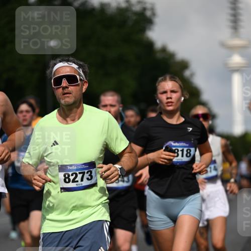 29.06.2025 - hella hamburg halbmarathon Dr. Thomas Lammeyer http://msf.ph/oto/8510684 29.06.2025 09:59:54 Kennedybrücke 1061, 1120, 1143, 1257, 1267, 1452, 1502, 1507, 1592, 1976, 2250, 2260, 2504, 2818, 2884, 2953, 3060, 3399, 3543, 4346, 4557, 5116, 5600, 5607, 5708, 6115, 6134, 6168, 6994, 7100, 7178, 7224, 7583, 7943, 8273, 8390, 8668, 8821, 8989, 9074, 10408, 10596, 10603, 10895, 11009 meine-sportfotos.de