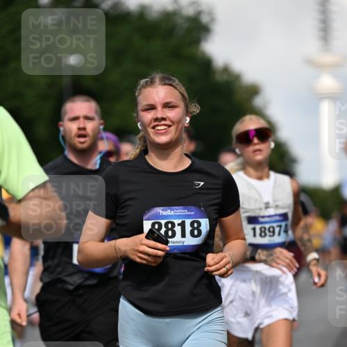 29.06.2025 - hella hamburg halbmarathon Dr. Thomas Lammeyer http://msf.ph/oto/8510697 29.06.2025 09:59:55 Kennedybrücke 1061, 1120, 1143, 1257, 1267, 1452, 1502, 1507, 1592, 1976, 2250, 2260, 2504, 2818, 2884, 2953, 3060, 3399, 3543, 4346, 4557, 5116, 5600, 5607, 5708, 6115, 6134, 6168, 6994, 7100, 7178, 7224, 7583, 7943, 8273, 8390, 8668, 8821, 8989, 9074, 10408, 10596, 10603, 10895, 11009 meine-sportfotos.de