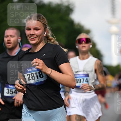 29.06.2025 - hella hamburg halbmarathon Dr. Thomas Lammeyer http://msf.ph/oto/8510702 29.06.2025 09:59:55 Kennedybrücke 1061, 1120, 1143, 1257, 1267, 1452, 1502, 1507, 1592, 1976, 2250, 2260, 2504, 2818, 2884, 2953, 3060, 3399, 3543, 4346, 4557, 5116, 5600, 5607, 5708, 6115, 6134, 6168, 6994, 7100, 7178, 7224, 7583, 7943, 8273, 8390, 8668, 8821, 8989, 9074, 10408, 10596, 10603, 10895, 11009 meine-sportfotos.de