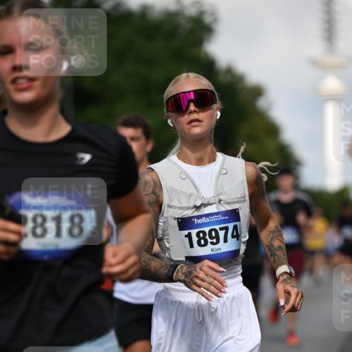 29.06.2025 - hella hamburg halbmarathon Dr. Thomas Lammeyer http://msf.ph/oto/8510704 29.06.2025 09:59:56 Kennedybrücke 1061, 1120, 1143, 1257, 1267, 1452, 1499, 1502, 1507, 1592, 1976, 2250, 2260, 2504, 2818, 2884, 2953, 3060, 3399, 3543, 4346, 4557, 5116, 5600, 5607, 5708, 6115, 6134, 6168, 6994, 7100, 7178, 7583, 7943, 8273, 8390, 8668, 8821, 8989, 9074, 9793, 10408, 10596, 10603, 10891, 10895, 11009 meine-sportfotos.de