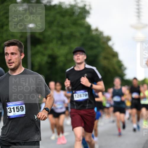 29.06.2025 - hella hamburg halbmarathon Dr. Thomas Lammeyer http://msf.ph/oto/8510735 29.06.2025 09:59:58 Kennedybrücke 1061, 1120, 1143, 1257, 1267, 1452, 1499, 1502, 1507, 1592, 1976, 2250, 2260, 2504, 2818, 2884, 2953, 3060, 3399, 3543, 4346, 4557, 5116, 5600, 5607, 5708, 5978, 6115, 6134, 6168, 6994, 7178, 7583, 7943, 8273, 8390, 8668, 8821, 8989, 9074, 9793, 10408, 10596, 10603, 10891, 10895, 11009 meine-sportfotos.de