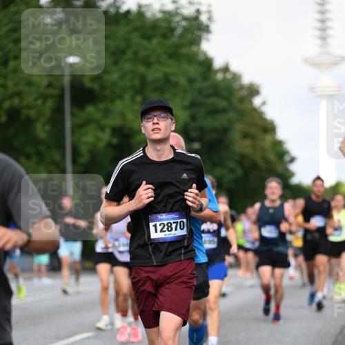 29.06.2025 - hella hamburg halbmarathon Dr. Thomas Lammeyer http://msf.ph/oto/8510738 29.06.2025 09:59:58 Kennedybrücke 1061, 1120, 1143, 1257, 1267, 1452, 1499, 1502, 1507, 1592, 1976, 2250, 2260, 2504, 2818, 2884, 2953, 3060, 3399, 3543, 4346, 4557, 5116, 5600, 5607, 5708, 5978, 6115, 6134, 6168, 6994, 7178, 7583, 7943, 8273, 8390, 8668, 8821, 8989, 9074, 9793, 10408, 10596, 10603, 10891, 10895, 11009 meine-sportfotos.de