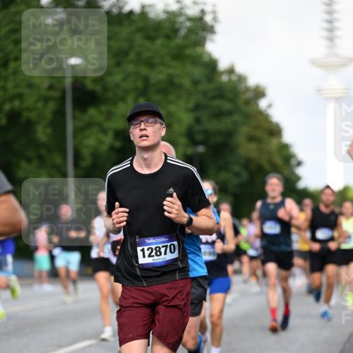 29.06.2025 - hella hamburg halbmarathon Dr. Thomas Lammeyer http://msf.ph/oto/8510740 29.06.2025 09:59:58 Kennedybrücke 1061, 1120, 1143, 1257, 1267, 1452, 1499, 1502, 1507, 1592, 1976, 2250, 2260, 2504, 2818, 2884, 2953, 3060, 3399, 3543, 4346, 4557, 5116, 5600, 5607, 5708, 5978, 6115, 6134, 6168, 6994, 7178, 7583, 7943, 8273, 8390, 8668, 8821, 8989, 9074, 9793, 10408, 10596, 10603, 10891, 10895, 11009 meine-sportfotos.de