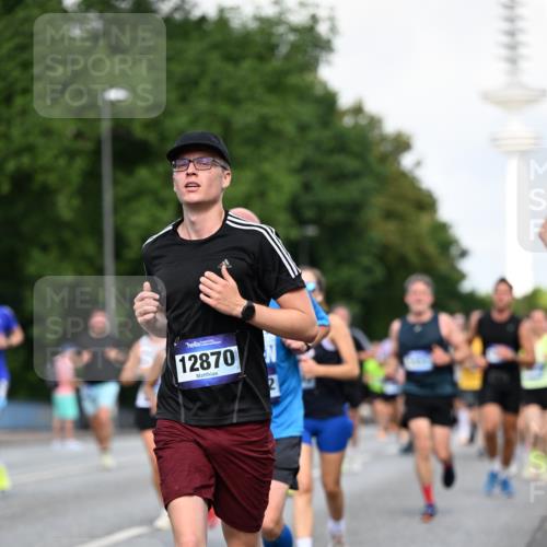 29.06.2025 - hella hamburg halbmarathon Dr. Thomas Lammeyer http://msf.ph/oto/8510741 29.06.2025 09:59:59 Kennedybrücke 1061, 1120, 1143, 1257, 1267, 1452, 1499, 1502, 1507, 1592, 1976, 2250, 2260, 2504, 2818, 2884, 2953, 3060, 3399, 3543, 4077, 4346, 4557, 5116, 5600, 5607, 5708, 5978, 6115, 6134, 6168, 7178, 7583, 7943, 8273, 8390, 8668, 8821, 8989, 9074, 9793, 10408, 10596, 10603, 10891, 10895, 11009 meine-sportfotos.de