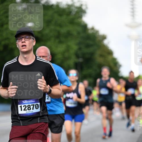 29.06.2025 - hella hamburg halbmarathon Dr. Thomas Lammeyer http://msf.ph/oto/8510749 29.06.2025 09:59:59 Kennedybrücke 1061, 1120, 1143, 1257, 1267, 1452, 1499, 1502, 1507, 1592, 1976, 2250, 2260, 2504, 2818, 2884, 2953, 3060, 3399, 3543, 4077, 4346, 4557, 5116, 5600, 5607, 5708, 5978, 6115, 6134, 6168, 7178, 7583, 7943, 8273, 8390, 8668, 8821, 8989, 9074, 9793, 10408, 10596, 10603, 10891, 10895, 11009 meine-sportfotos.de