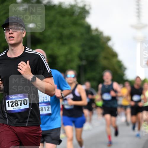 29.06.2025 - hella hamburg halbmarathon Dr. Thomas Lammeyer http://msf.ph/oto/8510751 29.06.2025 09:59:59 Kennedybrücke 1061, 1120, 1143, 1257, 1267, 1452, 1499, 1502, 1507, 1592, 1976, 2250, 2260, 2504, 2818, 2884, 2953, 3060, 3399, 3543, 4077, 4346, 4557, 5116, 5600, 5607, 5708, 5978, 6115, 6134, 6168, 7178, 7583, 7943, 8273, 8390, 8668, 8821, 8989, 9074, 9793, 10408, 10596, 10603, 10891, 10895, 11009 meine-sportfotos.de