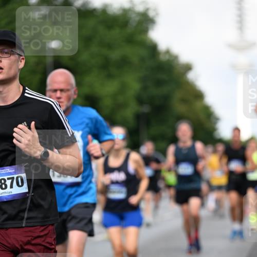 29.06.2025 - hella hamburg halbmarathon Dr. Thomas Lammeyer http://msf.ph/oto/8510752 29.06.2025 09:59:59 Kennedybrücke 1061, 1120, 1143, 1257, 1267, 1452, 1499, 1502, 1507, 1592, 1976, 2250, 2260, 2504, 2818, 2884, 2953, 3060, 3399, 3543, 4077, 4346, 4557, 5116, 5600, 5607, 5708, 5978, 6115, 6134, 6168, 7178, 7583, 7943, 8273, 8390, 8668, 8821, 8989, 9074, 9793, 10408, 10596, 10603, 10891, 10895, 11009 meine-sportfotos.de