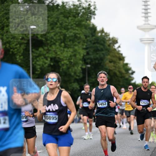 29.06.2025 - hella hamburg halbmarathon Dr. Thomas Lammeyer http://msf.ph/oto/8510758 29.06.2025 10:00:00 Kennedybrücke 1061, 1120, 1143, 1257, 1267, 1452, 1499, 1502, 1507, 1592, 1976, 2250, 2260, 2504, 2818, 2884, 2953, 3060, 3399, 3543, 4077, 4346, 4557, 4711, 5116, 5600, 5607, 5978, 6115, 6134, 6168, 7178, 7583, 7943, 8273, 8390, 8668, 8821, 8989, 9074, 9695, 9793, 10408, 10603, 10891, 10895, 11009 meine-sportfotos.de