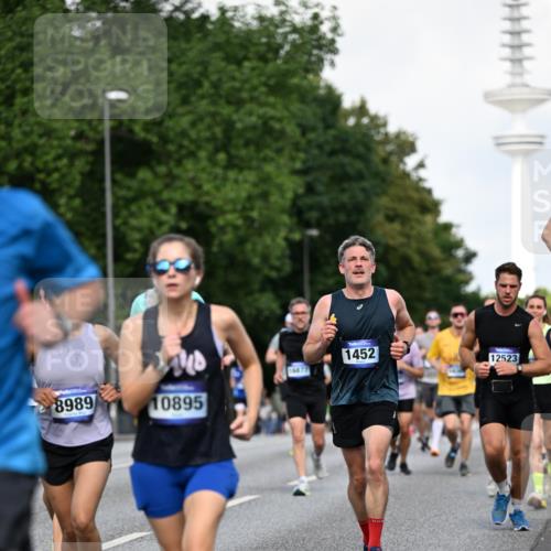 29.06.2025 - hella hamburg halbmarathon Dr. Thomas Lammeyer http://msf.ph/oto/8510761 29.06.2025 10:00:00 Kennedybrücke 1061, 1120, 1143, 1257, 1267, 1452, 1499, 1502, 1507, 1592, 1976, 2250, 2260, 2504, 2818, 2884, 2953, 3060, 3399, 3543, 4077, 4346, 4557, 4711, 5116, 5600, 5607, 5978, 6115, 6134, 6168, 7178, 7583, 7943, 8273, 8390, 8668, 8821, 8989, 9074, 9695, 9793, 10408, 10603, 10891, 10895, 11009 meine-sportfotos.de