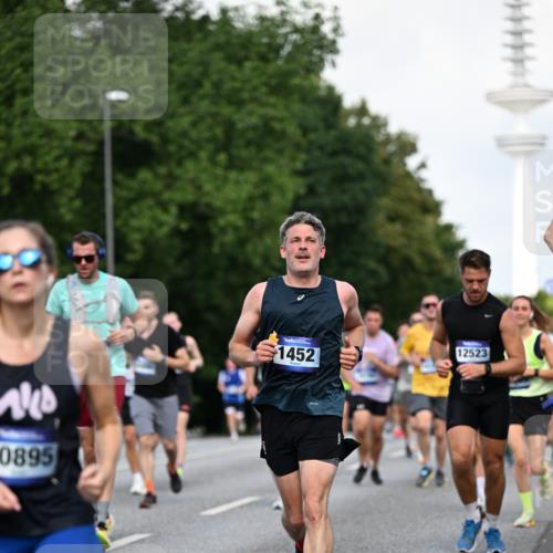29.06.2025 - hella hamburg halbmarathon Dr. Thomas Lammeyer http://msf.ph/oto/8510774 29.06.2025 10:00:01 Kennedybrücke 1061, 1120, 1143, 1257, 1267, 1452, 1499, 1502, 1507, 1592, 1976, 2250, 2260, 2504, 2818, 2884, 2953, 3060, 3399, 3543, 4077, 4557, 4711, 5116, 5600, 5607, 5978, 6115, 6134, 6168, 7178, 7583, 7943, 8273, 8390, 8668, 8821, 8989, 9074, 9695, 9793, 10408, 10603, 10891, 10895, 11009 meine-sportfotos.de