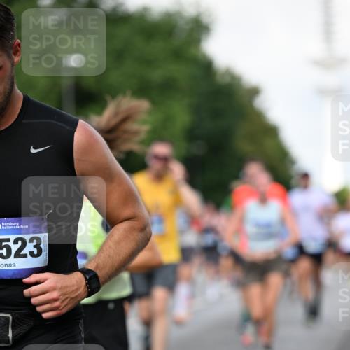 29.06.2025 - hella hamburg halbmarathon Dr. Thomas Lammeyer http://msf.ph/oto/8510802 29.06.2025 10:00:05 Kennedybrücke 1061, 1120, 1257, 1267, 1452, 1499, 1502, 1592, 1976, 2250, 2504, 2818, 2953, 3256, 3543, 4077, 4557, 4711, 5482, 5600, 5607, 5978, 6115, 6168, 6511, 6512, 7178, 7583, 7943, 8273, 8335, 8989, 9638, 9695, 9793, 10408, 10891, 10895, 11124 meine-sportfotos.de