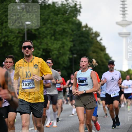 29.06.2025 - hella hamburg halbmarathon Dr. Thomas Lammeyer http://msf.ph/oto/8510814 29.06.2025 10:00:06 Kennedybrücke 1061, 1120, 1267, 1452, 1499, 1502, 1592, 1976, 2504, 2818, 2953, 3256, 3543, 4077, 4711, 5482, 5600, 5607, 5978, 6115, 6511, 6512, 7178, 7583, 7943, 8273, 8335, 8989, 9638, 9695, 9793, 10408, 10891, 10895, 11124, 11231 meine-sportfotos.de