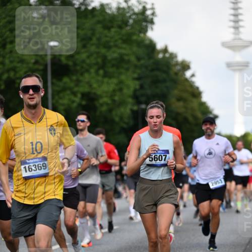 29.06.2025 - hella hamburg halbmarathon Dr. Thomas Lammeyer http://msf.ph/oto/8510819 29.06.2025 10:00:06 Kennedybrücke 1061, 1120, 1267, 1452, 1499, 1502, 1592, 1976, 2504, 2818, 2953, 3256, 3543, 4077, 4711, 5482, 5600, 5607, 5978, 6115, 6511, 6512, 7178, 7583, 7943, 8273, 8335, 8989, 9638, 9695, 9793, 10408, 10891, 10895, 11124, 11231 meine-sportfotos.de