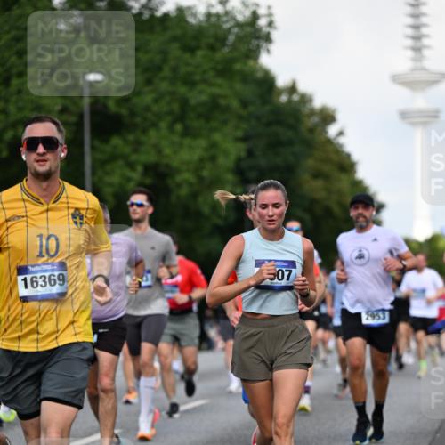 29.06.2025 - hella hamburg halbmarathon Dr. Thomas Lammeyer http://msf.ph/oto/8510821 29.06.2025 10:00:06 Kennedybrücke 1061, 1120, 1267, 1452, 1499, 1502, 1592, 1976, 2504, 2818, 2953, 3256, 3543, 4077, 4711, 5482, 5600, 5607, 5978, 6115, 6511, 6512, 7178, 7583, 7943, 8273, 8335, 8989, 9638, 9695, 9793, 10408, 10891, 10895, 11124, 11231 meine-sportfotos.de