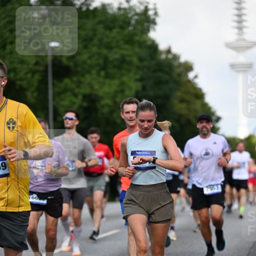 29.06.2025 - hella hamburg halbmarathon Dr. Thomas Lammeyer http://msf.ph/oto/8510826 29.06.2025 10:00:07 Kennedybrücke 1061, 1120, 1452, 1499, 1502, 1592, 1976, 2504, 2953, 3256, 4077, 4404, 4711, 5482, 5600, 5607, 5978, 6511, 6512, 7178, 7583, 7943, 8335, 8989, 9638, 9695, 9793, 10408, 10891, 10895, 11124, 11231 meine-sportfotos.de