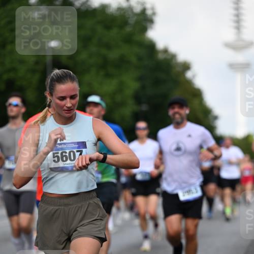 29.06.2025 - hella hamburg halbmarathon Dr. Thomas Lammeyer http://msf.ph/oto/8510840 29.06.2025 10:00:08 Kennedybrücke 1061, 1120, 1452, 1499, 1502, 1592, 1976, 2953, 3256, 4077, 4404, 4711, 5482, 5600, 5607, 5978, 6511, 6512, 7178, 7583, 7943, 8335, 8921, 8989, 9597, 9638, 9695, 9793, 10408, 10891, 10895, 11124, 11231 meine-sportfotos.de