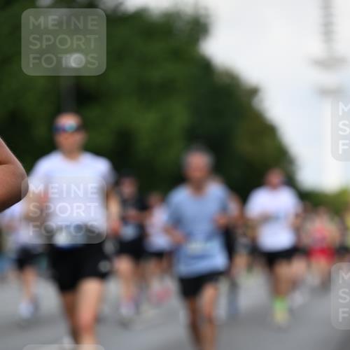 29.06.2025 - hella hamburg halbmarathon Dr. Thomas Lammeyer http://msf.ph/oto/8510873 29.06.2025 10:00:10 Kennedybrücke 1061, 1120, 1452, 1499, 1502, 1592, 1628, 1976, 2083, 2953, 3256, 4077, 4377, 4404, 4711, 5482, 5600, 5607, 5978, 6511, 6512, 7178, 7583, 7943, 8335, 8921, 8989, 9597, 9638, 9695, 9793, 10891, 10895, 11124, 11231 meine-sportfotos.de