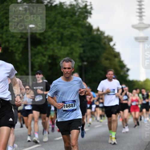 29.06.2025 - hella hamburg halbmarathon Dr. Thomas Lammeyer http://msf.ph/oto/8510880 29.06.2025 10:00:11 Kennedybrücke 1061, 1120, 1452, 1499, 1502, 1592, 1628, 1976, 2083, 2953, 3256, 4077, 4377, 4404, 4711, 5482, 5600, 5607, 5978, 6511, 6512, 7178, 7583, 7943, 8335, 8921, 8989, 9597, 9638, 9695, 9793, 10891, 10895, 11124, 11231 meine-sportfotos.de