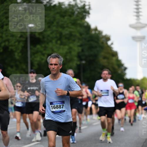 29.06.2025 - hella hamburg halbmarathon Dr. Thomas Lammeyer http://msf.ph/oto/8510884 29.06.2025 10:00:11 Kennedybrücke 1061, 1120, 1452, 1499, 1502, 1592, 1628, 1976, 2083, 2953, 3256, 4077, 4377, 4404, 4711, 5482, 5600, 5607, 5978, 6511, 6512, 7178, 7583, 7943, 8335, 8921, 8989, 9597, 9638, 9695, 9793, 10891, 10895, 11124, 11231 meine-sportfotos.de