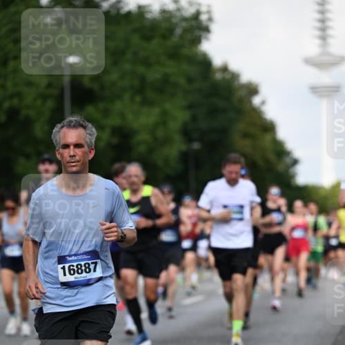 29.06.2025 - hella hamburg halbmarathon Dr. Thomas Lammeyer http://msf.ph/oto/8510892 29.06.2025 10:00:12 Kennedybrücke 1061, 1120, 1452, 1499, 1502, 1592, 1628, 2083, 2953, 3256, 4065, 4077, 4377, 4404, 4711, 5482, 5600, 5607, 5978, 6511, 6512, 7178, 7583, 7943, 8335, 8921, 8989, 9537, 9597, 9638, 9695, 9793, 10891, 10895, 11124, 11231 meine-sportfotos.de