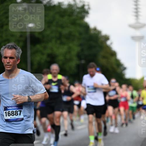29.06.2025 - hella hamburg halbmarathon Dr. Thomas Lammeyer http://msf.ph/oto/8510896 29.06.2025 10:00:12 Kennedybrücke 1061, 1120, 1452, 1499, 1502, 1592, 1628, 2083, 2953, 3256, 4065, 4077, 4377, 4404, 4711, 5482, 5600, 5607, 5978, 6511, 6512, 7178, 7583, 7943, 8335, 8921, 8989, 9537, 9597, 9638, 9695, 9793, 10891, 10895, 11124, 11231 meine-sportfotos.de