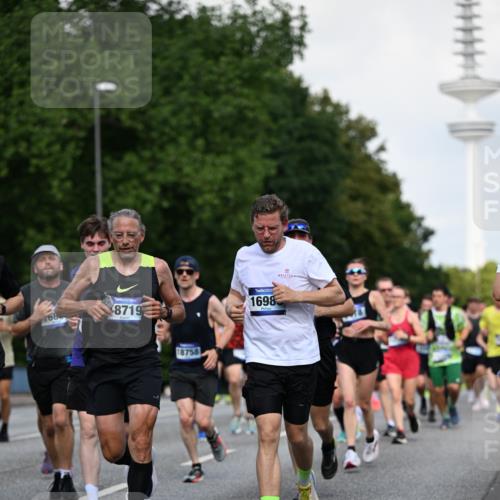 29.06.2025 - hella hamburg halbmarathon Dr. Thomas Lammeyer http://msf.ph/oto/8510904 29.06.2025 10:00:13 Kennedybrücke 1061, 1120, 1452, 1499, 1502, 1628, 1877, 2083, 2953, 3256, 4065, 4077, 4377, 4404, 4711, 5482, 5600, 5607, 5978, 6286, 6511, 6512, 7178, 7583, 7943, 8335, 8921, 9537, 9597, 9638, 9695, 9793, 10891, 11124, 11231 meine-sportfotos.de