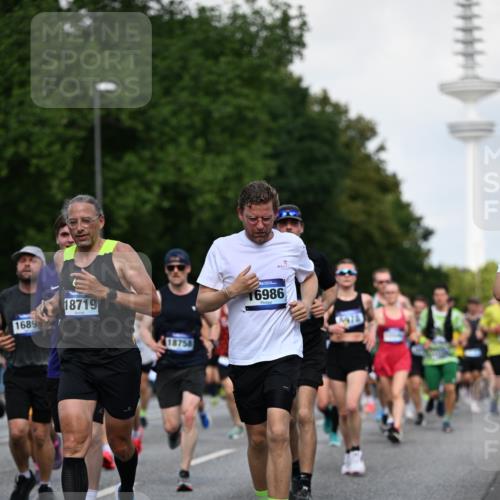 29.06.2025 - hella hamburg halbmarathon Dr. Thomas Lammeyer http://msf.ph/oto/8510908 29.06.2025 10:00:13 Kennedybrücke 1061, 1120, 1452, 1499, 1502, 1628, 1877, 2083, 2953, 3256, 4065, 4077, 4377, 4404, 4711, 5482, 5600, 5607, 5978, 6286, 6511, 6512, 7178, 7583, 7943, 8335, 8921, 9537, 9597, 9638, 9695, 9793, 10891, 11124, 11231 meine-sportfotos.de