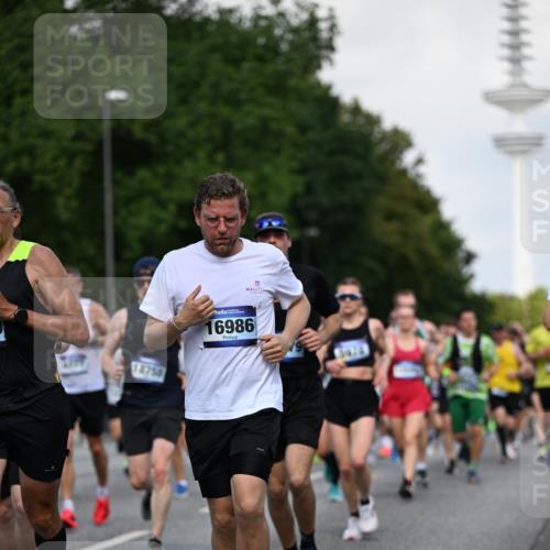 29.06.2025 - hella hamburg halbmarathon Dr. Thomas Lammeyer http://msf.ph/oto/8510918 29.06.2025 10:00:14 Kennedybrücke 1061, 1120, 1452, 1499, 1502, 1628, 1877, 2083, 2953, 3256, 4065, 4077, 4377, 4404, 4711, 5482, 5600, 5607, 5978, 6286, 6511, 6512, 7178, 7583, 7943, 8261, 8335, 8921, 9537, 9597, 9638, 9695, 9793, 10891, 11124, 11231 meine-sportfotos.de