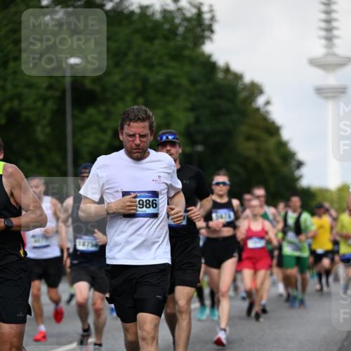 29.06.2025 - hella hamburg halbmarathon Dr. Thomas Lammeyer http://msf.ph/oto/8510920 29.06.2025 10:00:14 Kennedybrücke 1061, 1120, 1452, 1499, 1502, 1628, 1877, 2083, 2953, 3256, 4065, 4077, 4377, 4404, 4711, 5482, 5600, 5607, 5978, 6286, 6511, 6512, 7178, 7583, 7943, 8261, 8335, 8921, 9537, 9597, 9638, 9695, 9793, 10891, 11124, 11231 meine-sportfotos.de