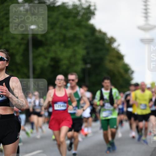 29.06.2025 - hella hamburg halbmarathon Dr. Thomas Lammeyer http://msf.ph/oto/8510957 29.06.2025 10:00:17 Kennedybrücke 1120, 1460, 1499, 1502, 1628, 1877, 2013, 2083, 2953, 2996, 3256, 3426, 4065, 4077, 4377, 4404, 4635, 4711, 5482, 5600, 5607, 5978, 6286, 6309, 6511, 6512, 6561, 7178, 7383, 7475, 7583, 7943, 8261, 8335, 8921, 9497, 9537, 9597, 9638, 9695, 9793, 10508, 10891, 11018, 11124, 11231 meine-sportfotos.de
