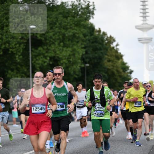 29.06.2025 - hella hamburg halbmarathon Dr. Thomas Lammeyer http://msf.ph/oto/8510964 29.06.2025 10:00:17 Kennedybrücke 1120, 1460, 1499, 1502, 1628, 1877, 2013, 2083, 2953, 2996, 3256, 3426, 4065, 4077, 4377, 4404, 4635, 4711, 5482, 5600, 5607, 5978, 6286, 6309, 6511, 6512, 6561, 7178, 7383, 7475, 7583, 7943, 8261, 8335, 8921, 9497, 9537, 9597, 9638, 9695, 9793, 10508, 10891, 11018, 11124, 11231 meine-sportfotos.de