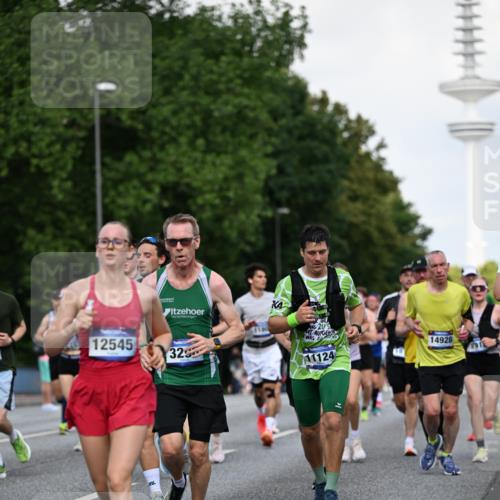 29.06.2025 - hella hamburg halbmarathon Dr. Thomas Lammeyer http://msf.ph/oto/8510966 29.06.2025 10:00:18 Kennedybrücke 1120, 1460, 1499, 1502, 1628, 1877, 2013, 2082, 2083, 2953, 2996, 3256, 3426, 4065, 4077, 4377, 4404, 4635, 4711, 4967, 5482, 5600, 5978, 6286, 6309, 6511, 6512, 6561, 6562, 7178, 7383, 7475, 7583, 7943, 8261, 8335, 8921, 9497, 9537, 9597, 9638, 9695, 9793, 10508, 10891, 11018, 11124, 11231 meine-sportfotos.de